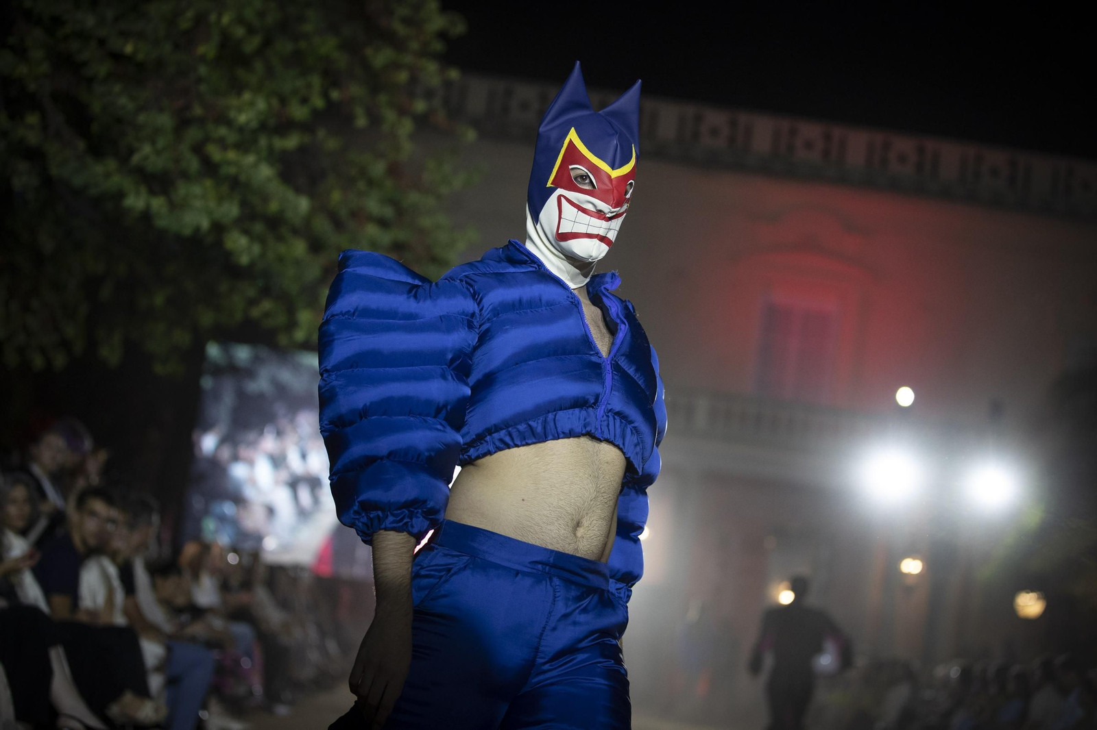 La creatividad de la colección Pouty deslumbra en la Pasarela Fortuny