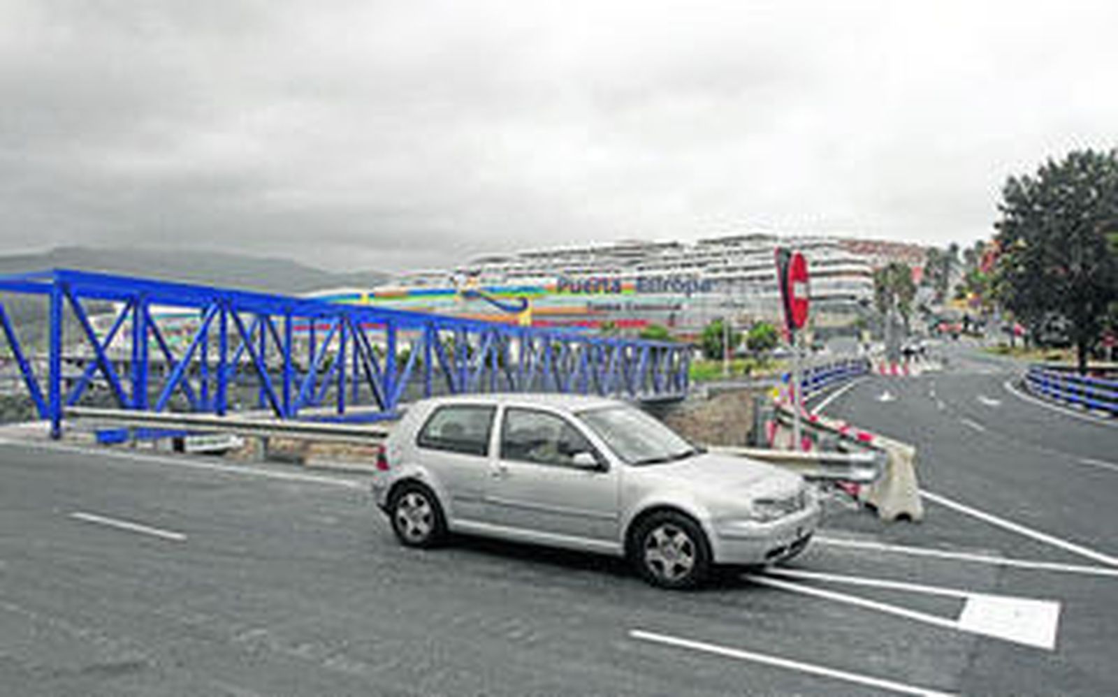 Imagen de uno de los tableros abiertos al tráfico ya que conectan Virgen de la Palma con Pajarete, ayer.