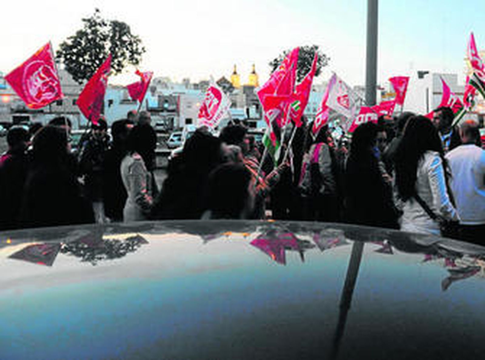 Los manifestantes de Cruz  Roja, a punto de iniciar la protesta del pasado viernes 2 de diciembre.