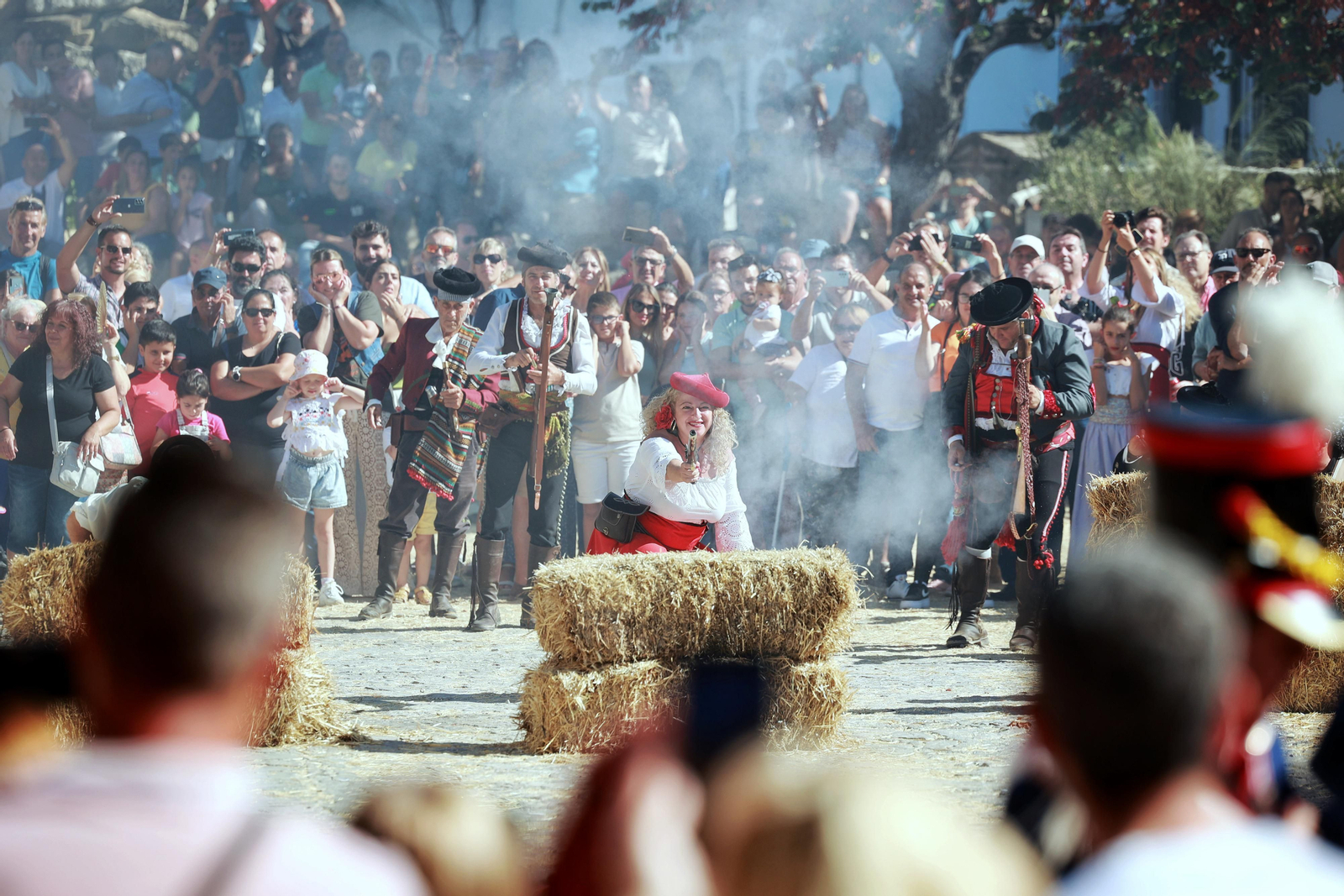 Los bandoleros triunfan Grazalema: las mejores imágenes de la popular recreación de la Sierra de Cádiz