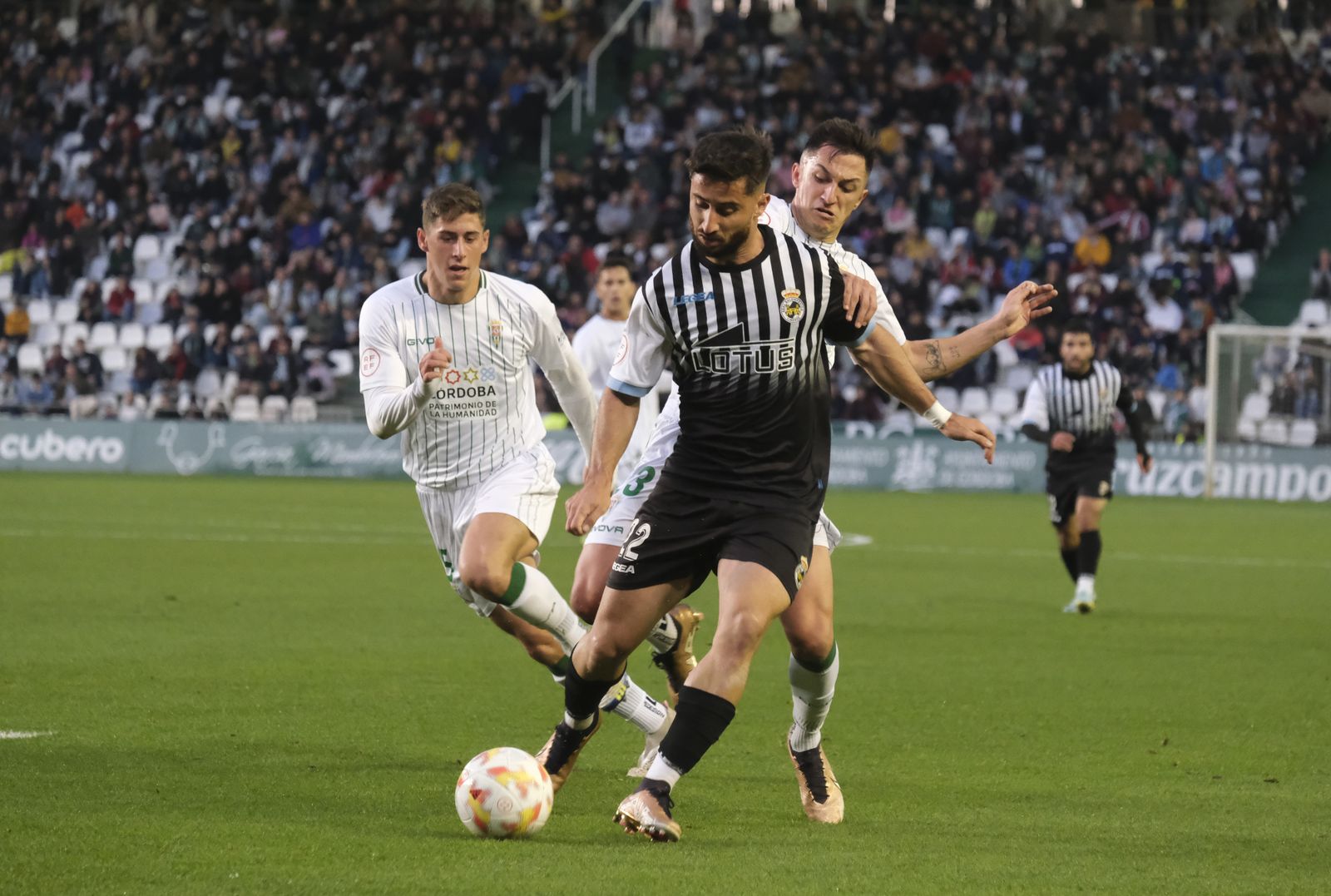 Las imágenes de la derrota del Córdoba CF ante la Balona en El Arcángel