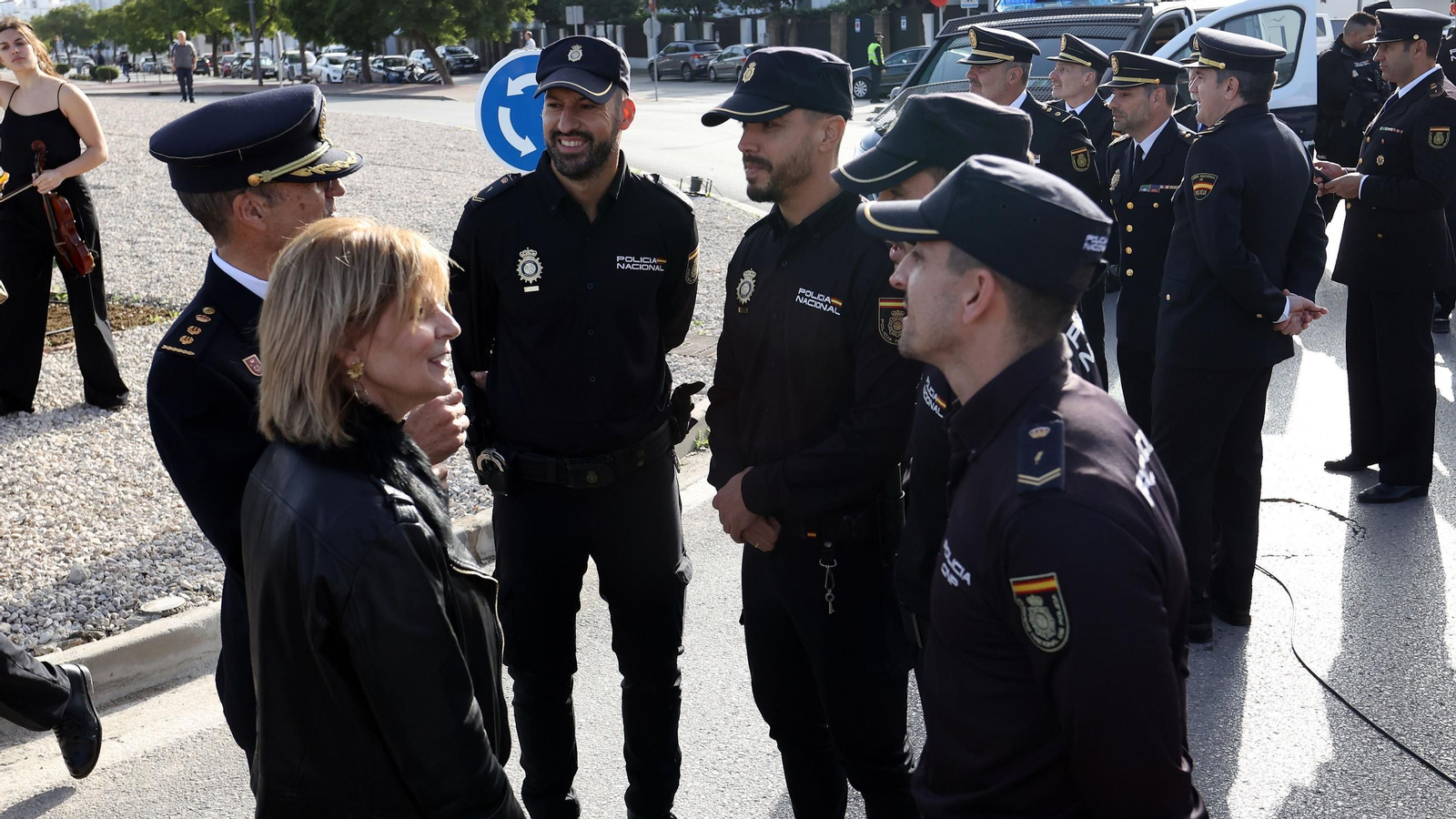 Imágenes de la inauguración de la rotonda de la Policía Nacional en Jerez
