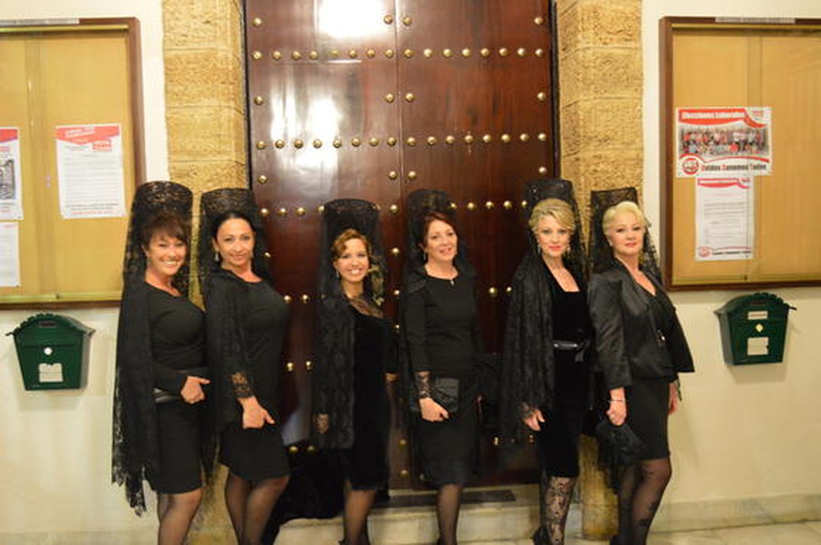 Maite y Carmen Delgado, Esther Gómez, María del Carmen Cea, Ana y María José Baro.

Foto: Ignacio Casas de Ciria