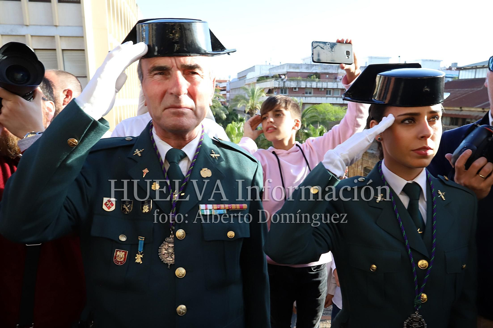 Imágenes de la procesión de Pasión en Huelva