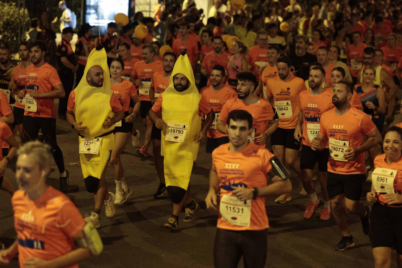 Búscate en las fotos de la Carrera Nocturna
