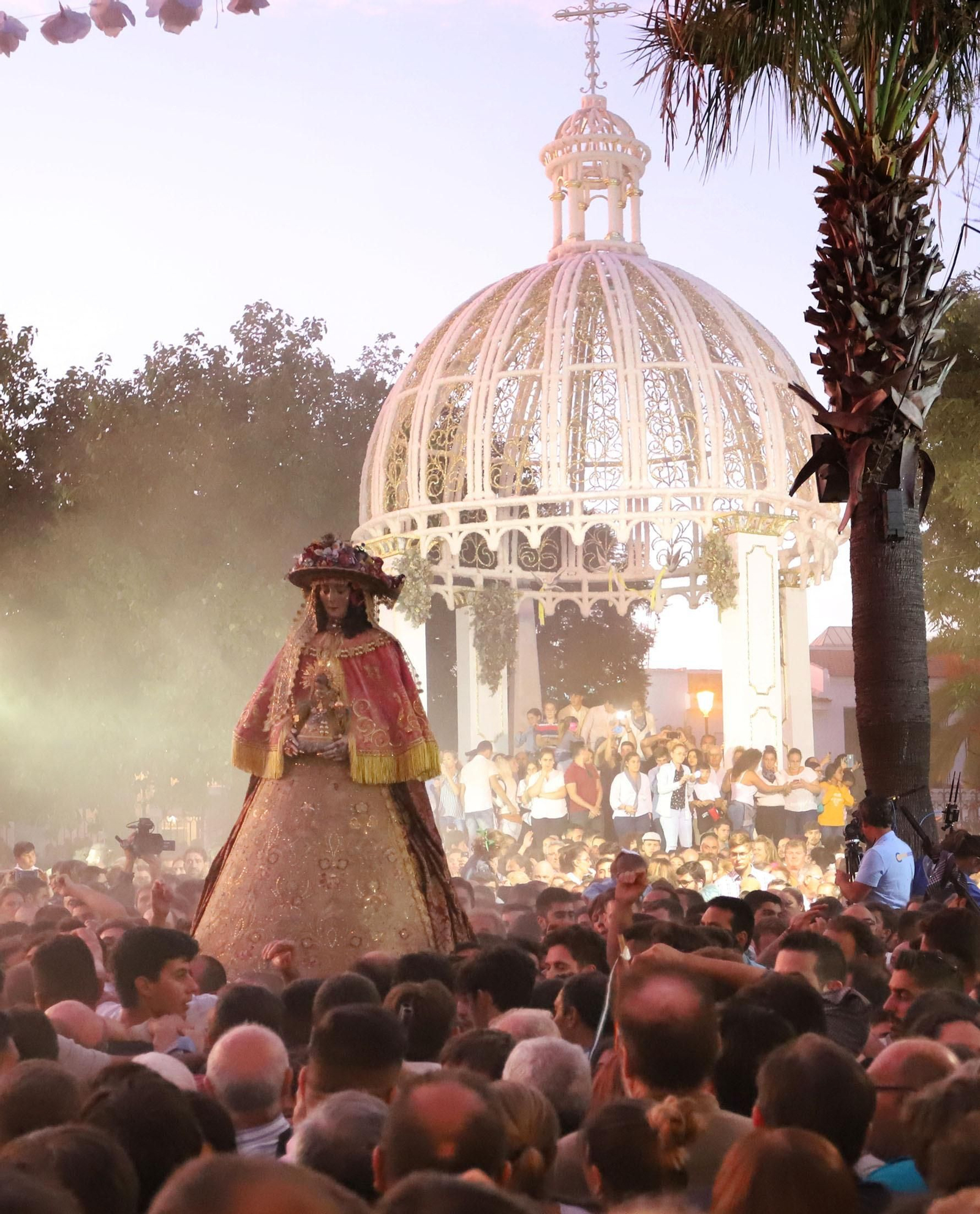 Recuerda las imágenes de la Venida de la Virgen del Rocío a Almonte en 2019