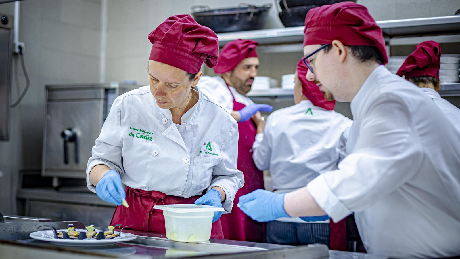 Las imágenes de la jornada sobre un menú del siglo de Oro en la Escuela de Hostelería de Cádiz