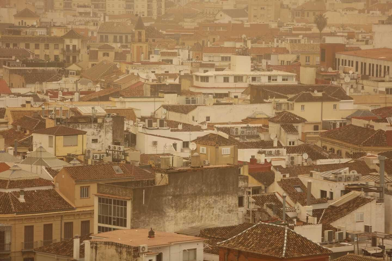 Las fotos de la calima en Málaga: vuelve la nube de polvo africano