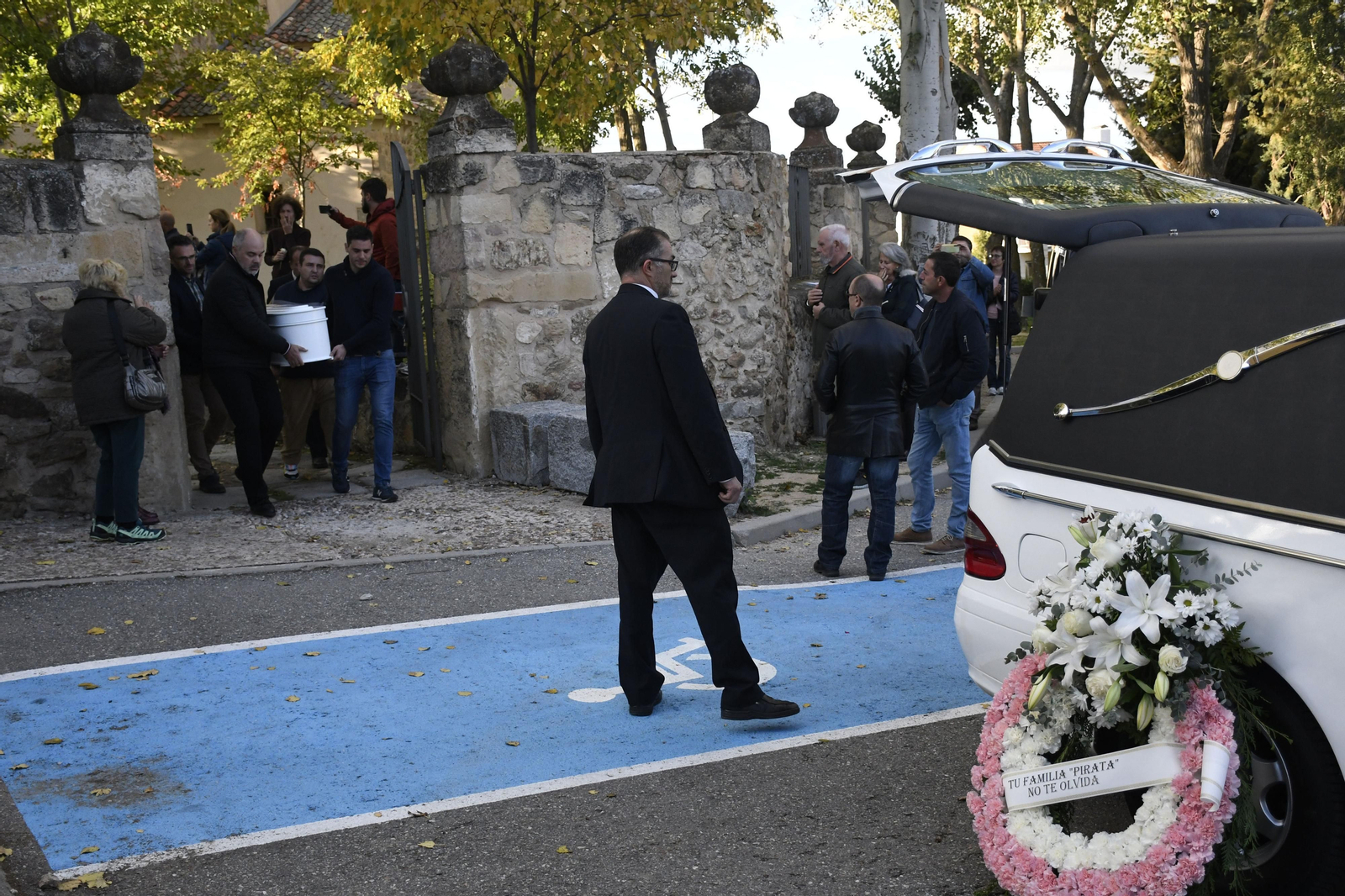 Funeral por la pequeña Olivia en Torrecaballeros (Segovia).