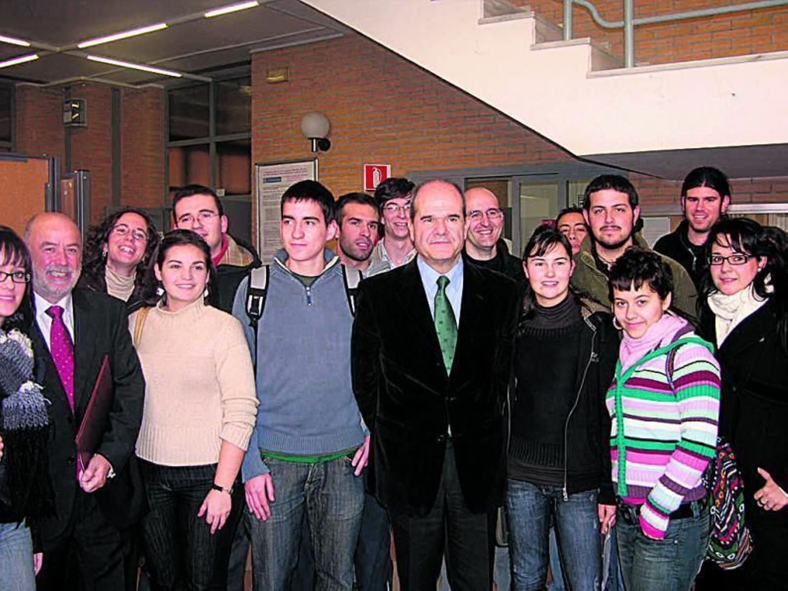 Una de las visitas que el expresidente de la Junta, Manuel Chaves, realizó a la UAL.