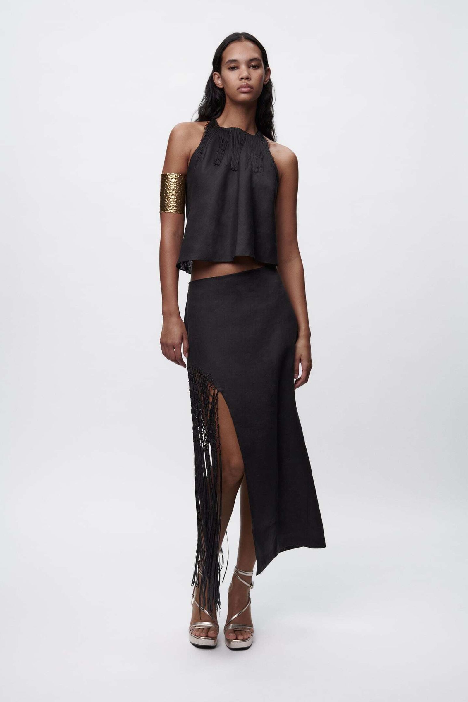 Falda de flecos de Zara.