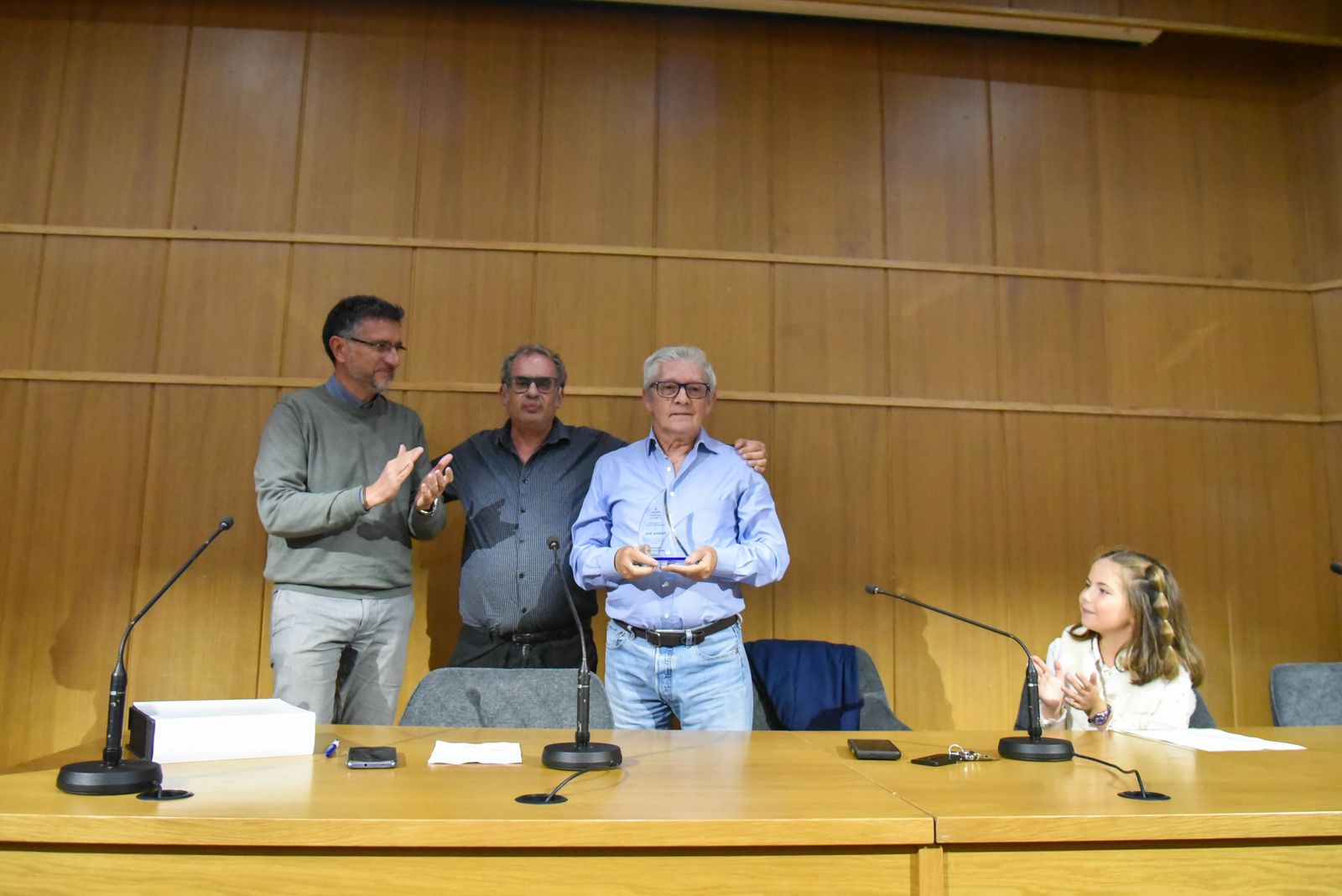 El Ateneo José Román  premia a Ildefonso Sena