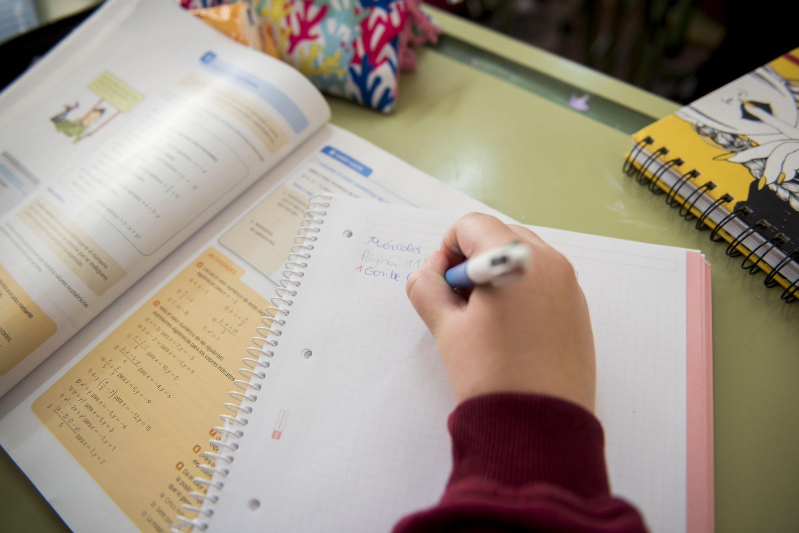 La comunidad educativa de un instituto de Granada denuncia la “agresión verbal” sufrida por un docente