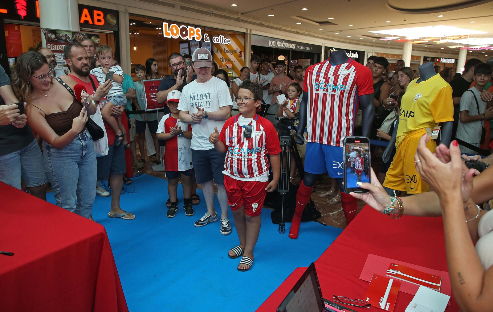 La presentación de las nueva equipaciones Nike del Algeciras CF, en imágenes