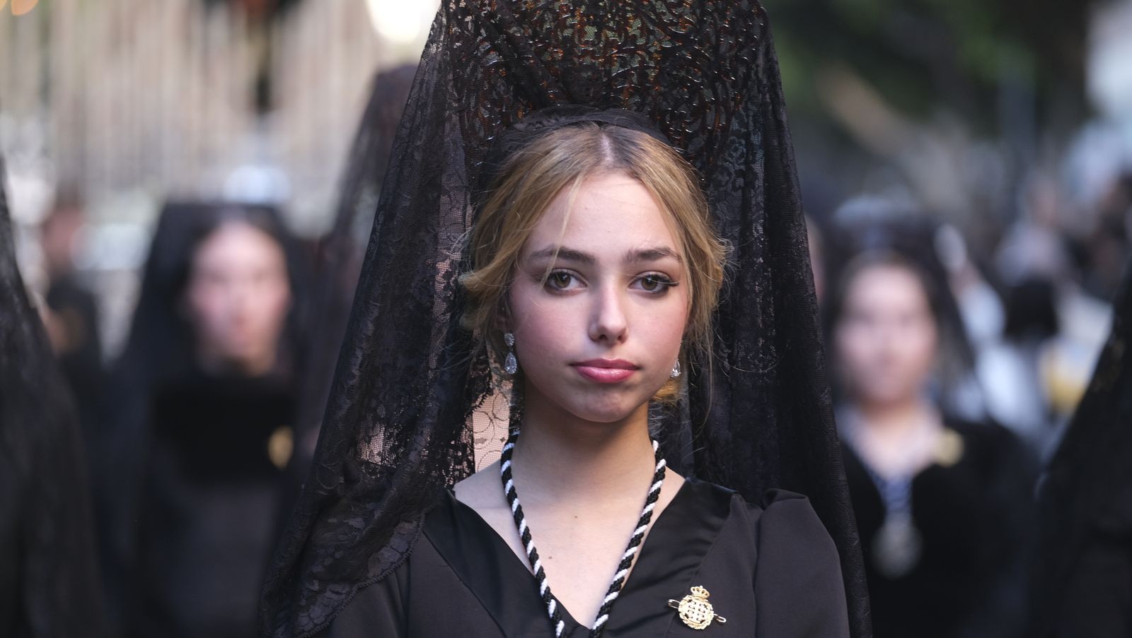Procesión del Santo Entierro en Almería, en imágenes