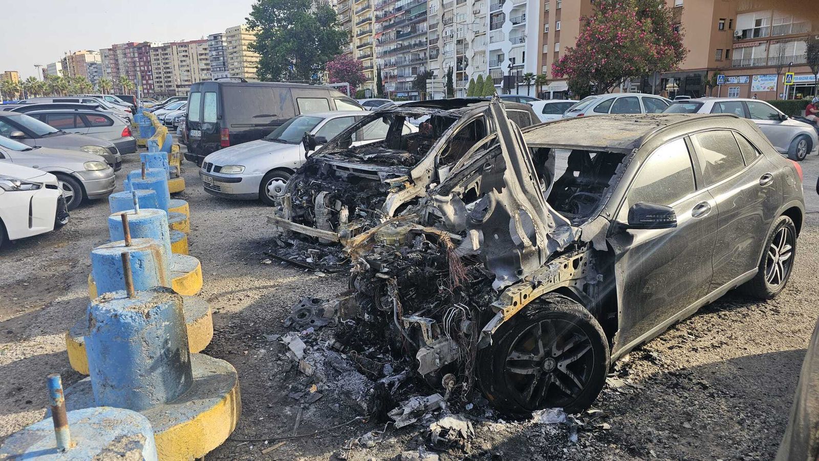 Los dos vehículos calcinados, en el Llano Amarillo.