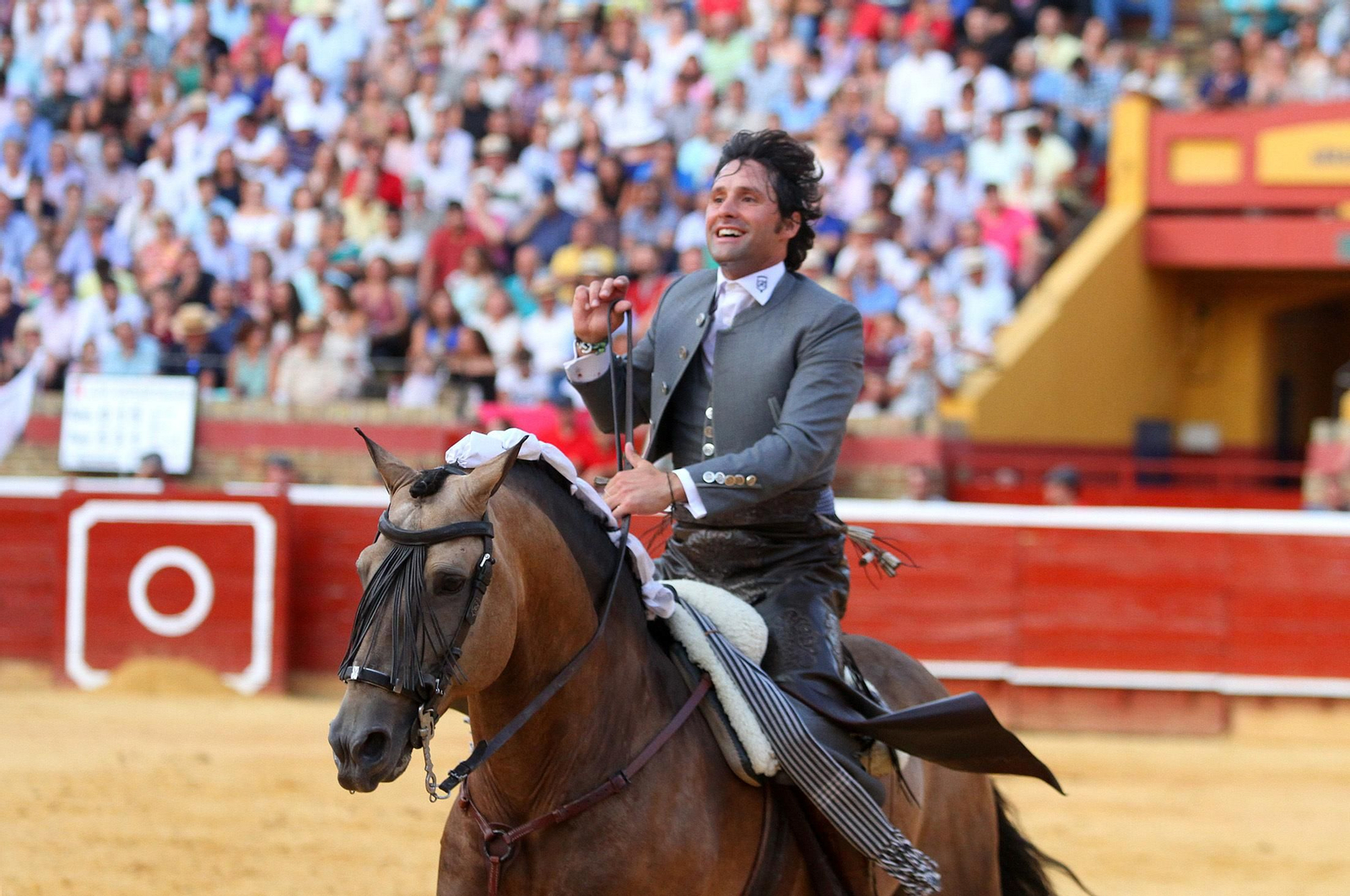 Imágenes de la corrida de rejones de Pablo Hermoso de Mendoza, Andrés Romero y Lea Vicens.
