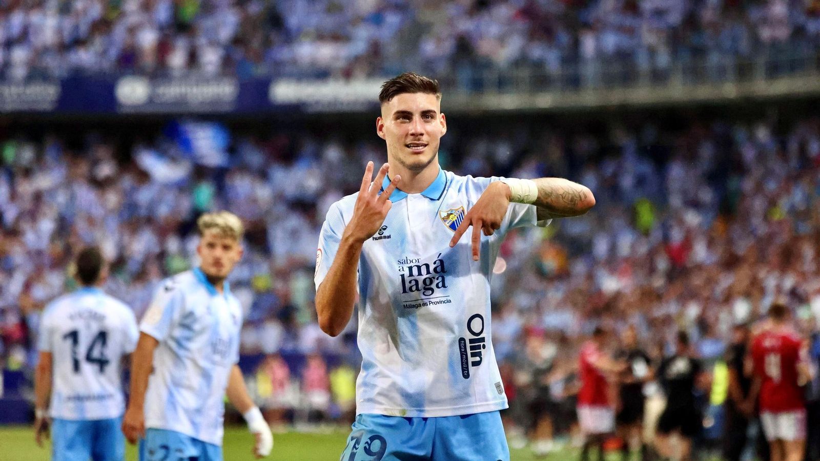 Roberto, su paso por el Málaga CF en fotos