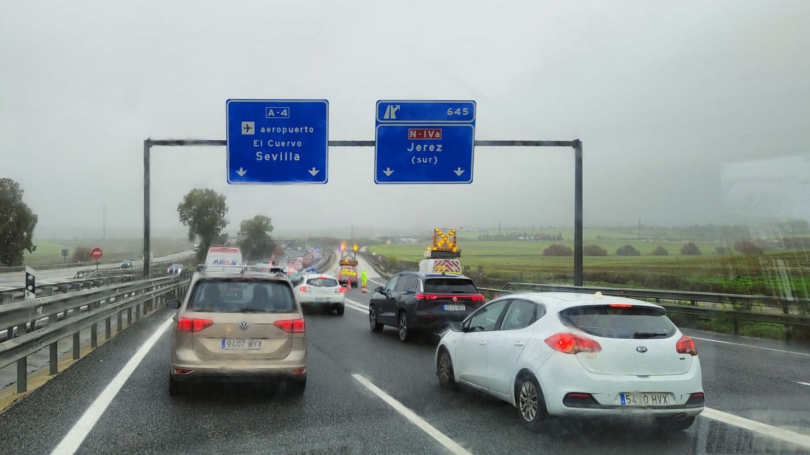 Retenciones tras el accidente en la autovía a su paso por el acceso sur de Jerez.