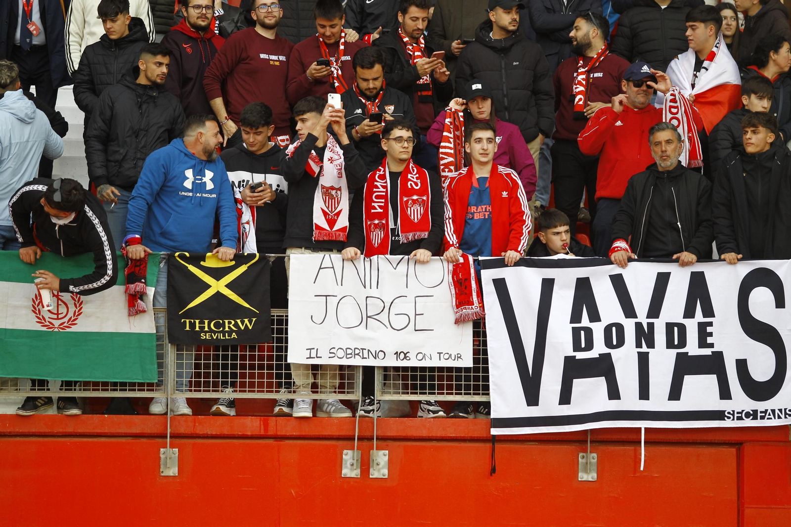 Búscate en la arrolladora victoria del Almería ante el Sevilla en la Copa del Rey, en imágenes