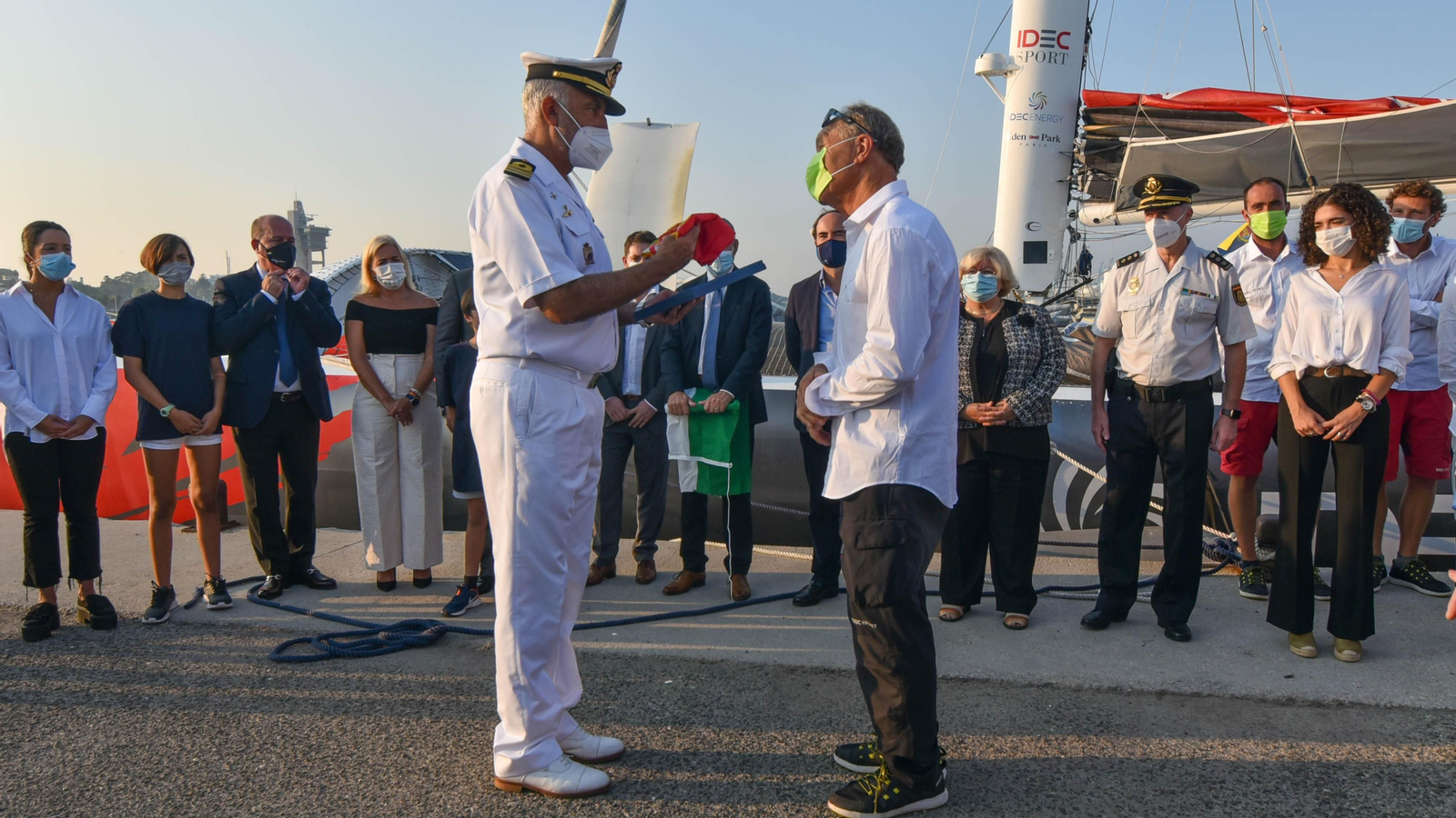 Las fotos del maxitrimaran y la presentación del puerto seco de Antequera