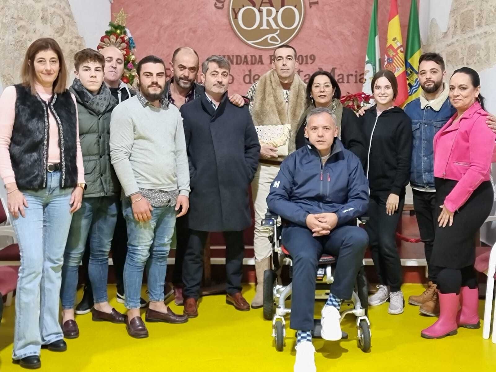 Francisco Javier Feria, 'Titi', junto a los organizadores del fetival.
