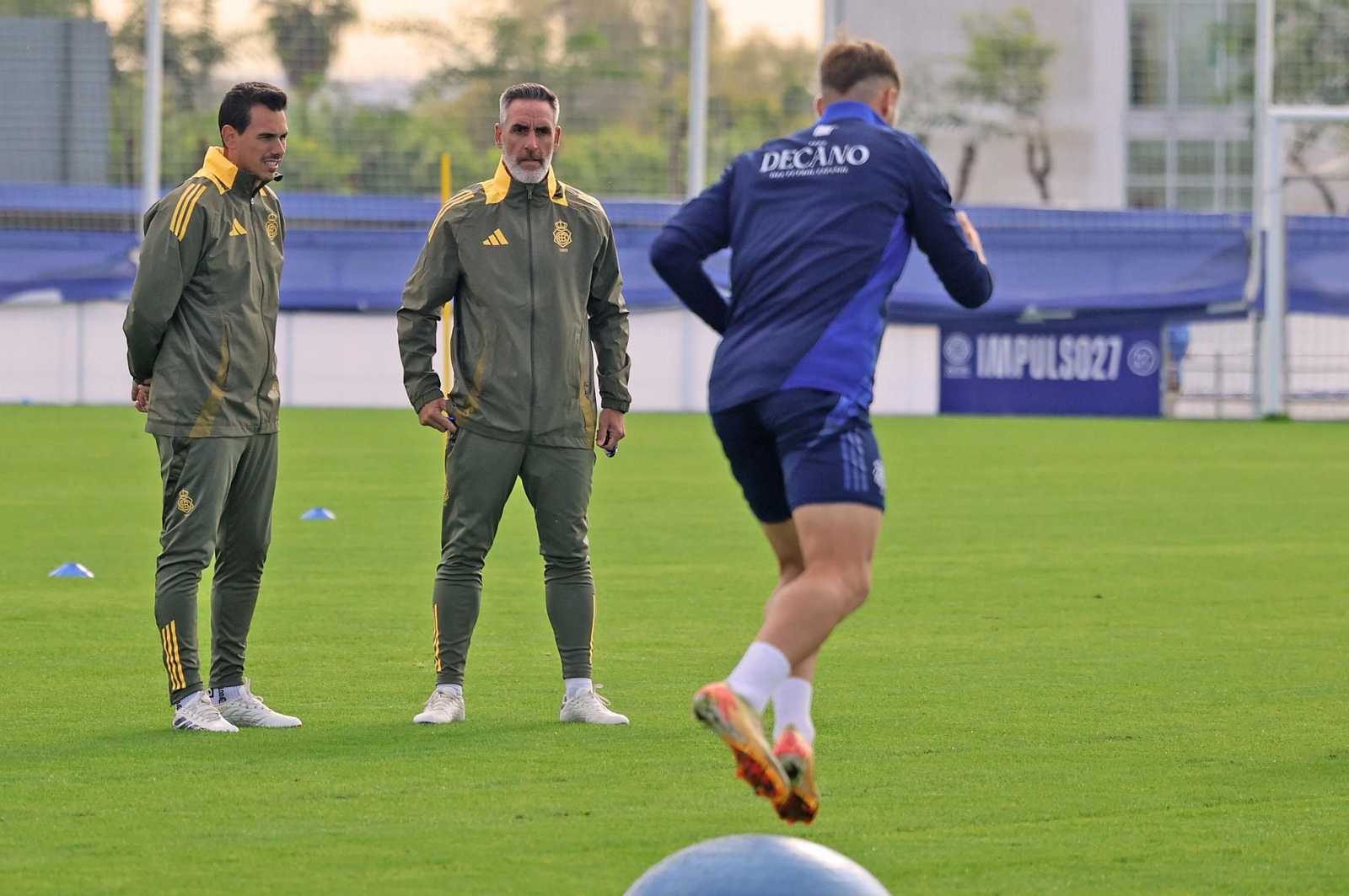 Imágenes del entrenamiento del Recre en la Ciudad Deportiva Francisco Mendoza