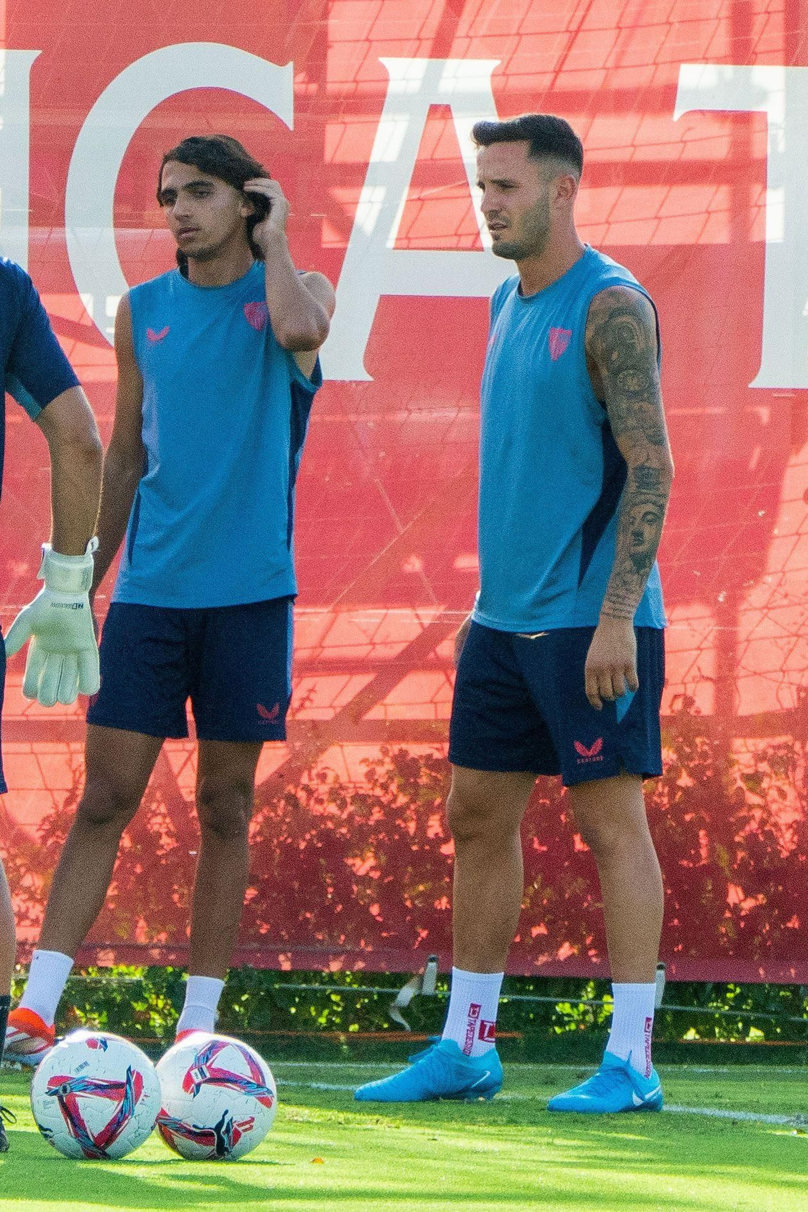 Las fotos del pobrísimo paso de Saúl Ñíguez por el Sevilla