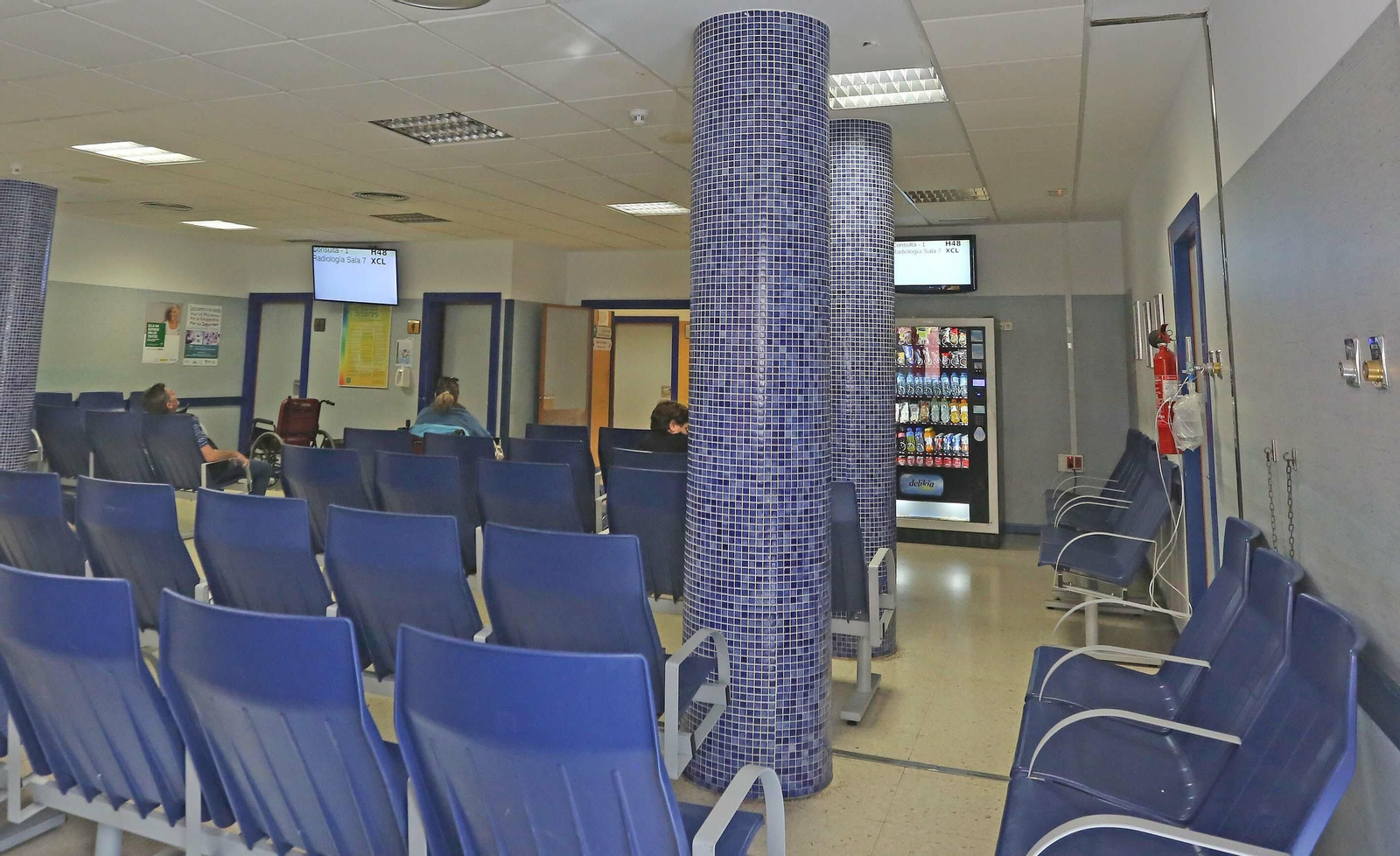 Imagen de la sala de espera de las Urgencias Generales del hospital de Jerez este viernes.