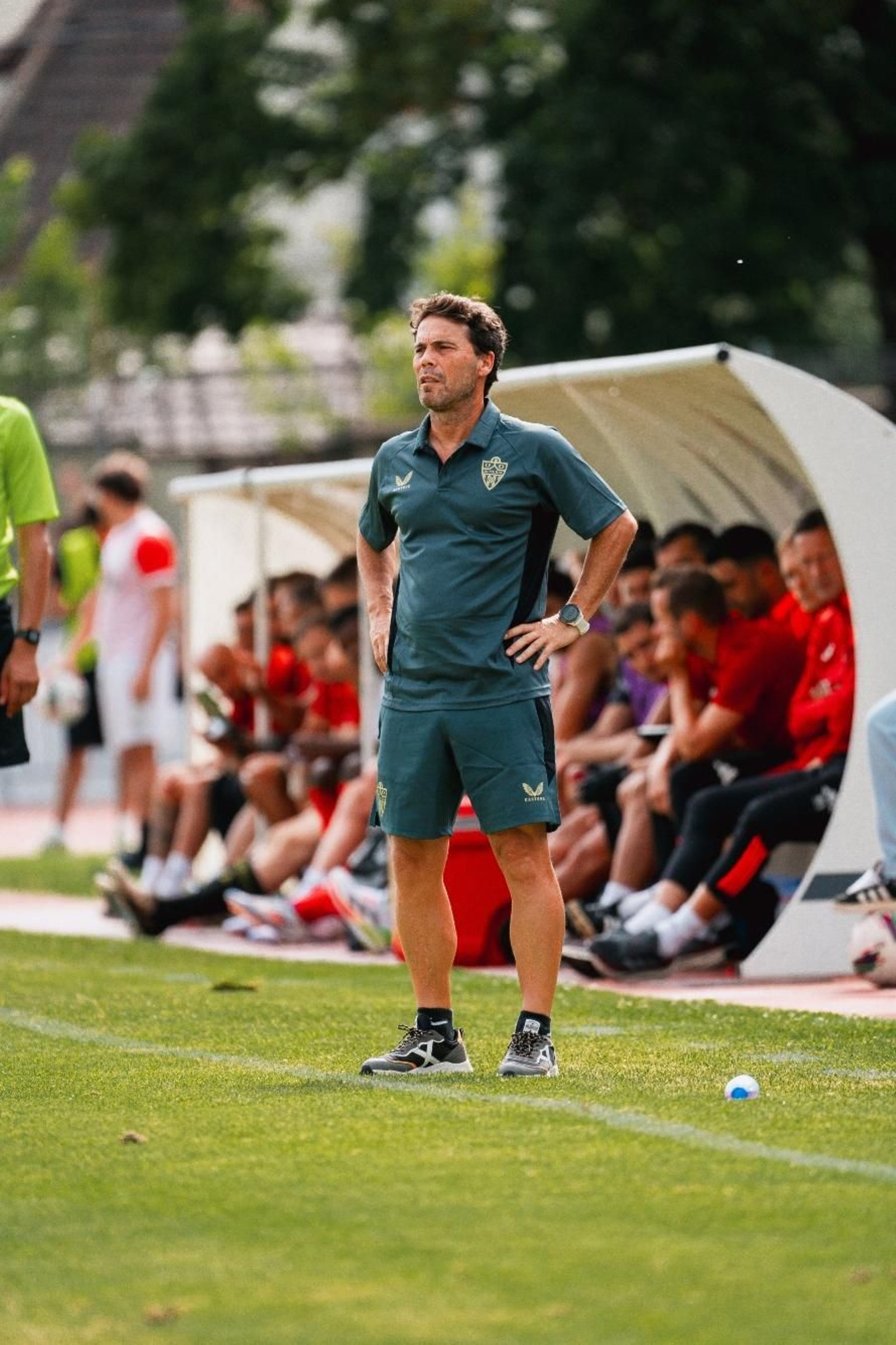 Rubi sigue de cerca a los suyos en este enfrentamiento de pretemporada.