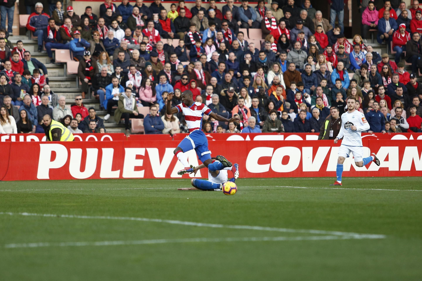Adrián Ramos se lesionó el pasado domingo en el choque ante el Deportivo