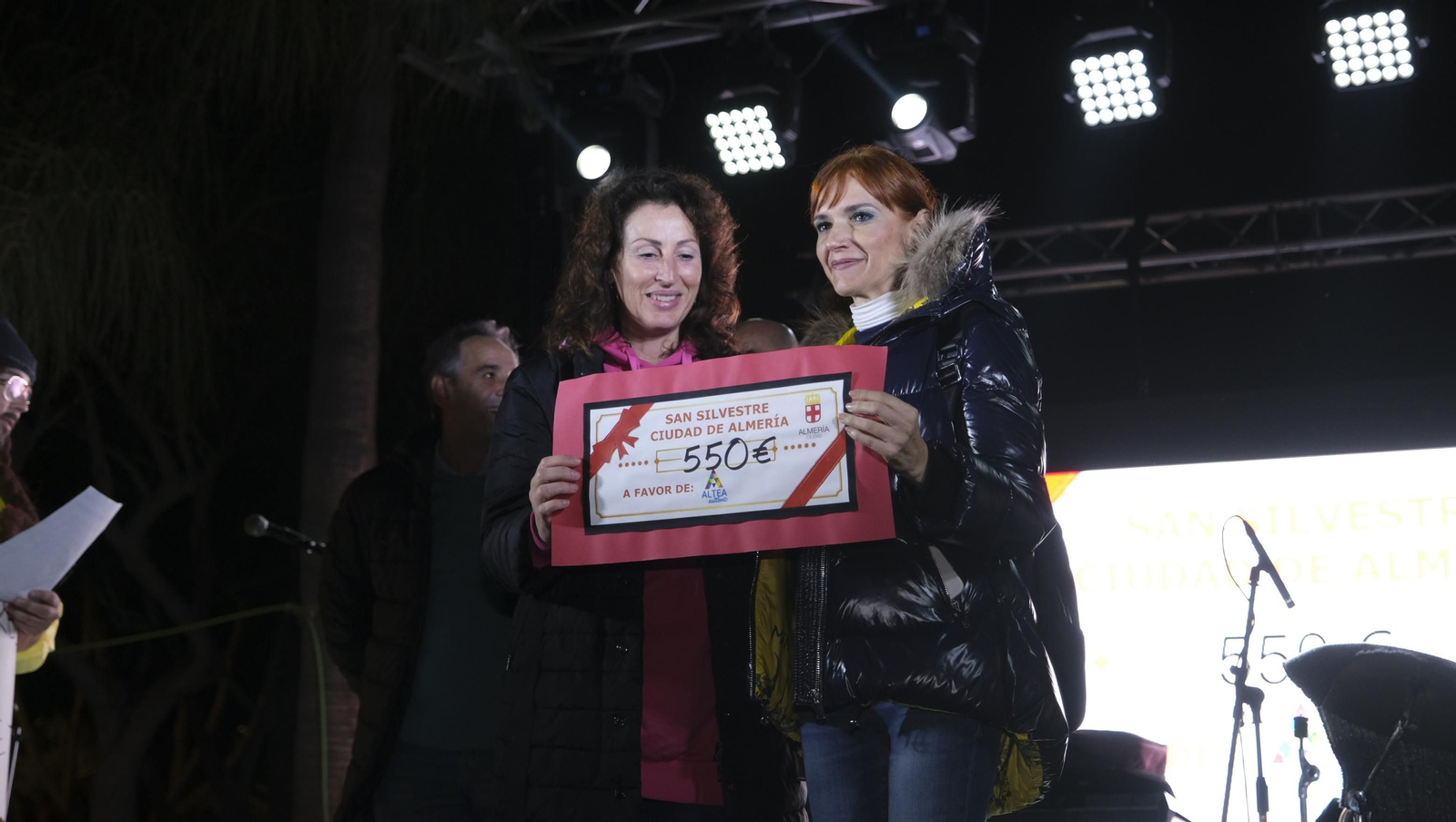 Imágenes de la XIV edición de la San Silvestre de Almería