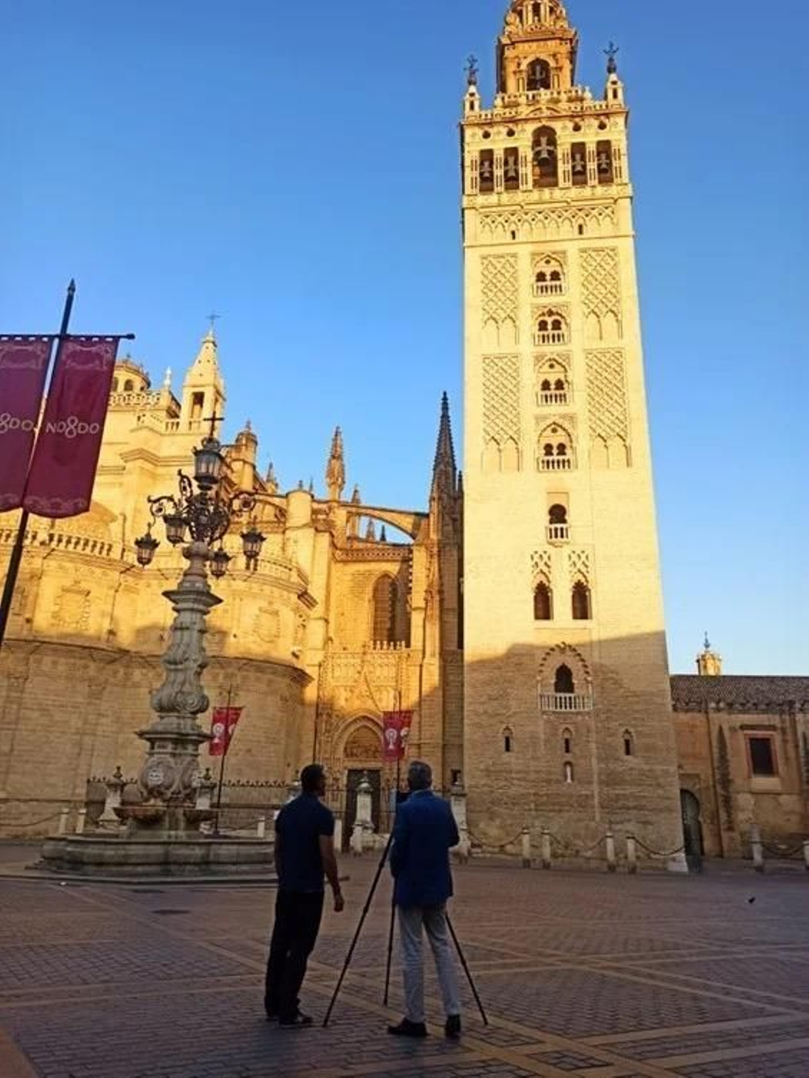 Inicio del levantamiento de puntos en la Catedral.
