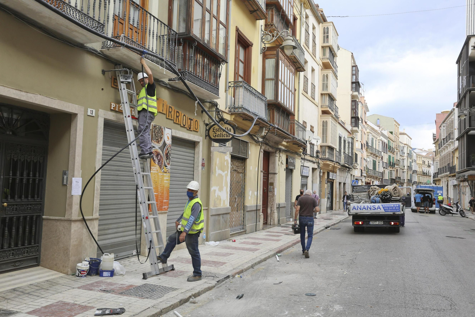 La calle Carretería de Málaga ya está en obras, en fotos