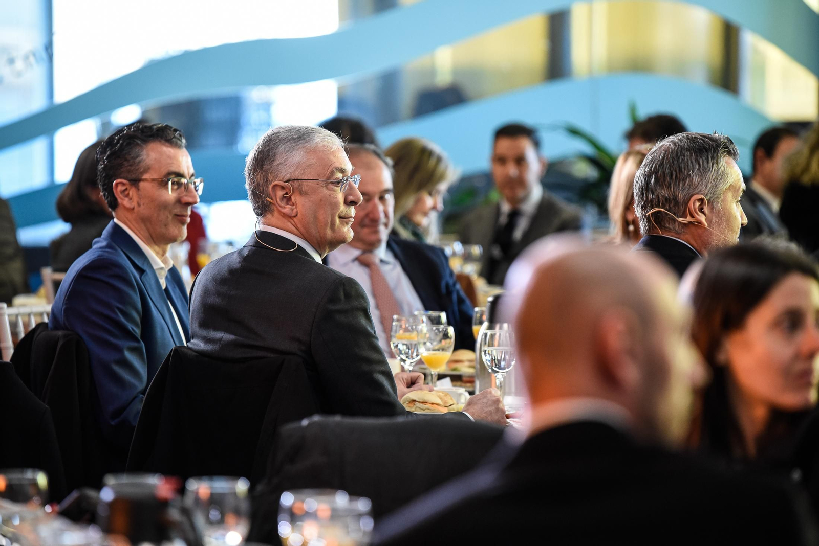 Imágenes de los asistentes al Desayuno Coloquio "Economía azul, claves para el desarrollo sostenible" organizado por el Grupo Joly