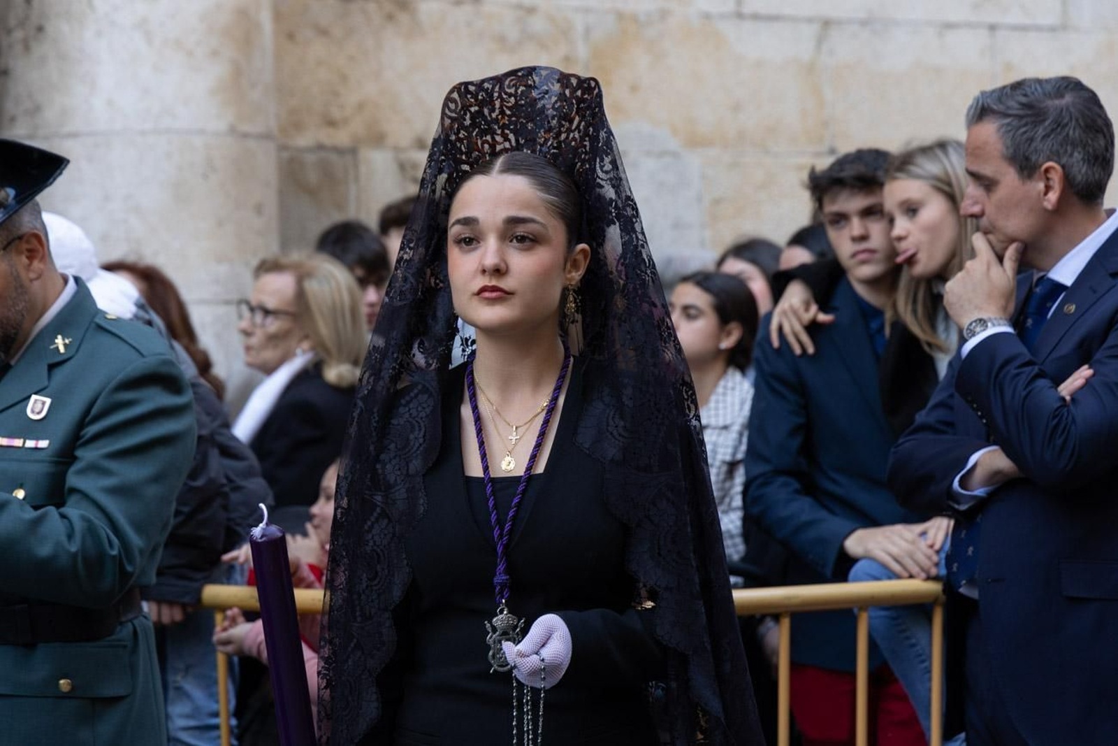 Las cofradías de la Vera Cruz, Expiración y Gran Poder lucen sus cortejos en la calle