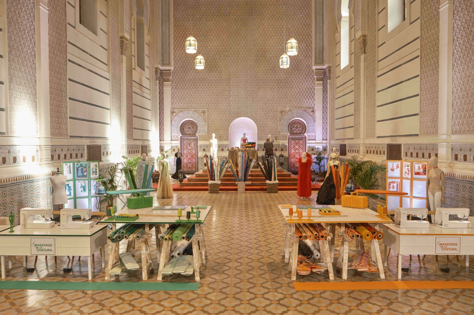 ¿Cuál es la sala de la Universidad de Granada elegida como escenario de 'Maestros de la Costura'?