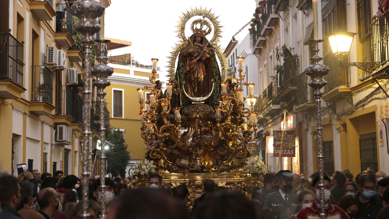 El domingo sale en procesión la Reina de Todos los Santos