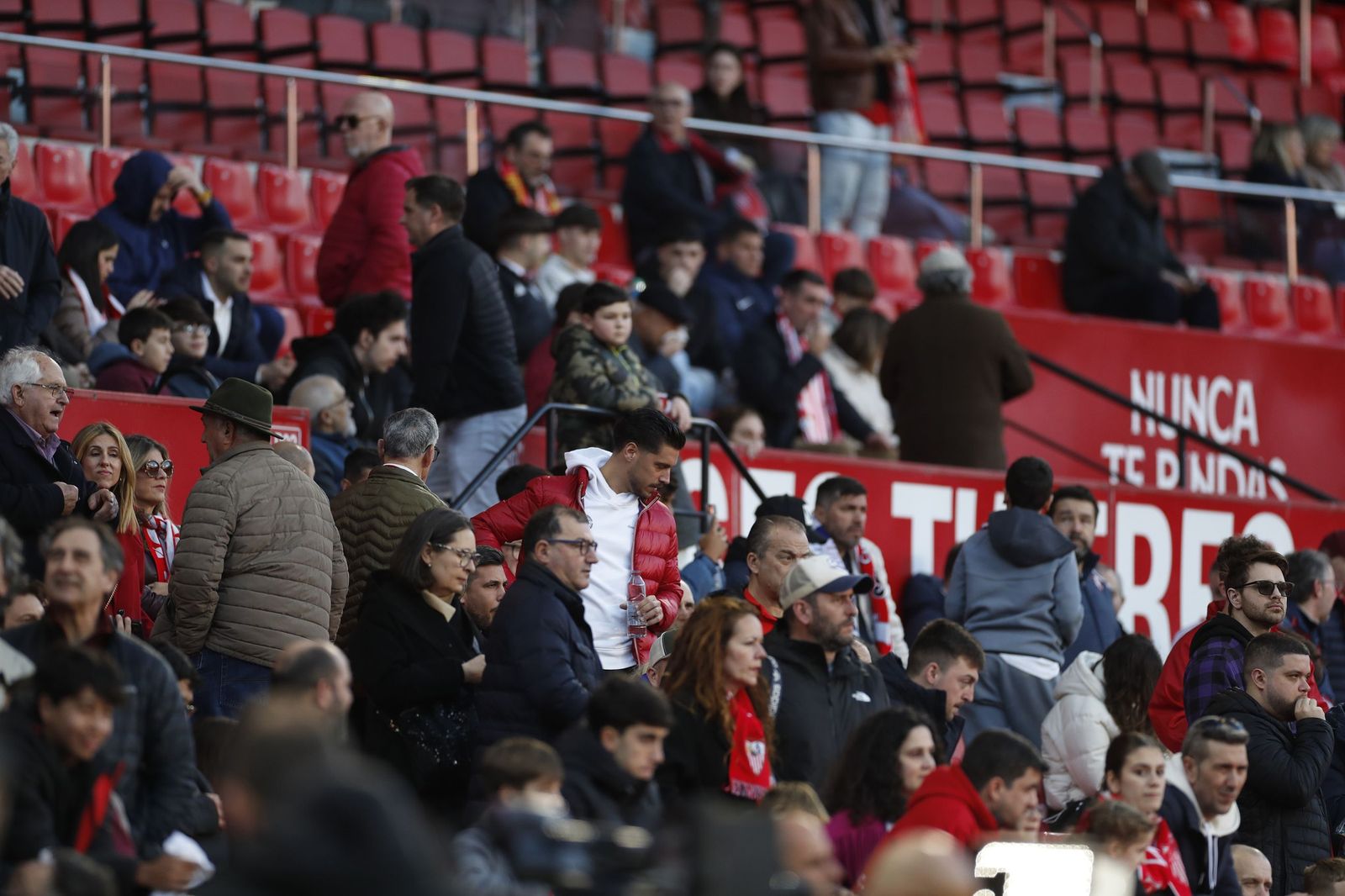 Búscate en las fotos del Sevilla FC - Alavés
