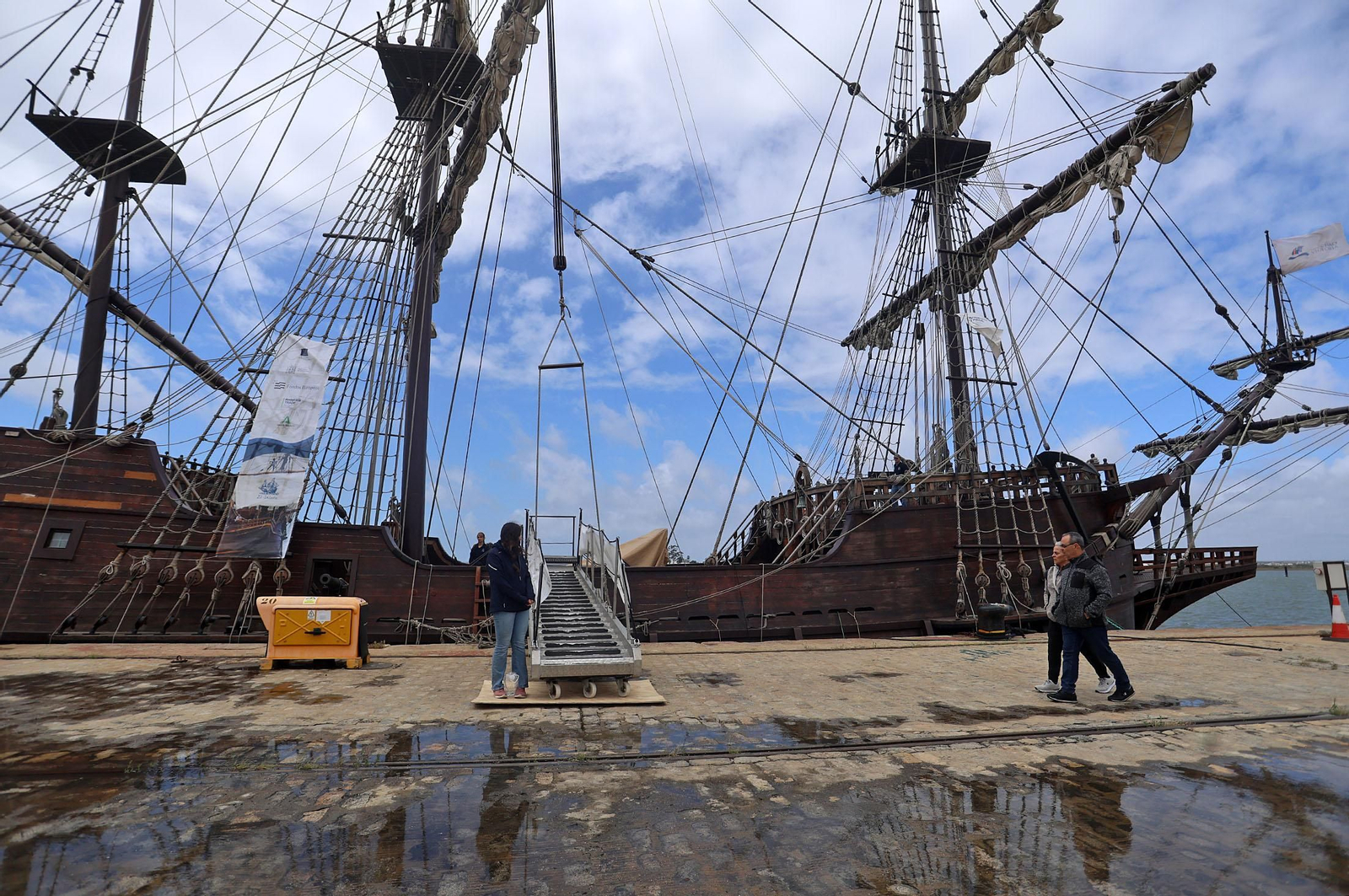 Imágenes del Galeón Andalucía en el Puerto de Huelva