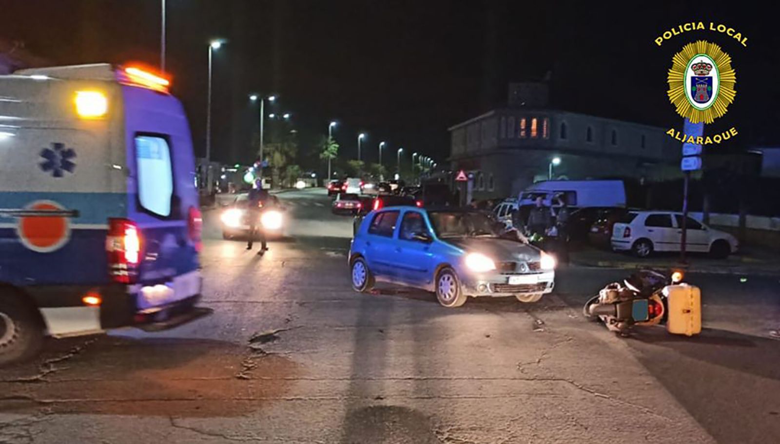 Un turismo arrolla a una moto de reparto en Aljaraque.