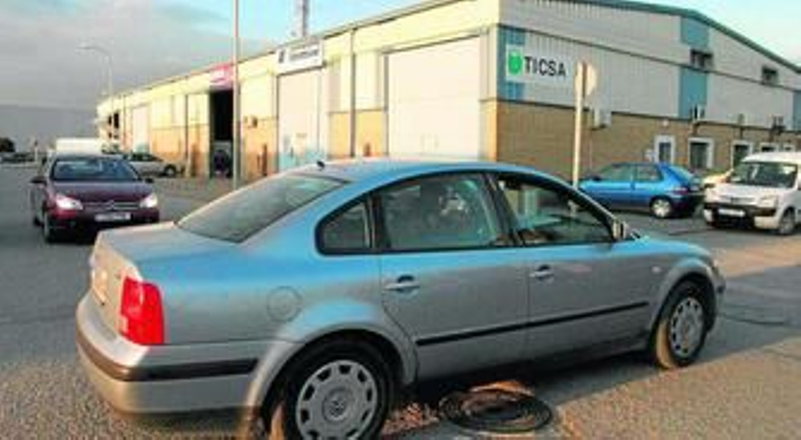 Imagen de archivo de una de las calles del polígono de Palmones.