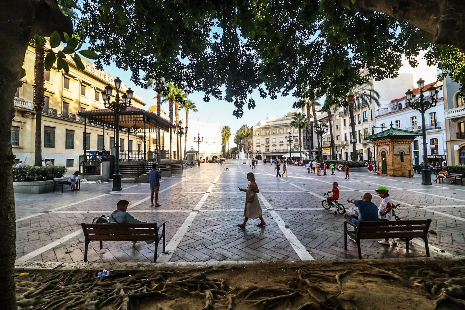 Imágenes del ambiente por el centro en la tarde del lunes