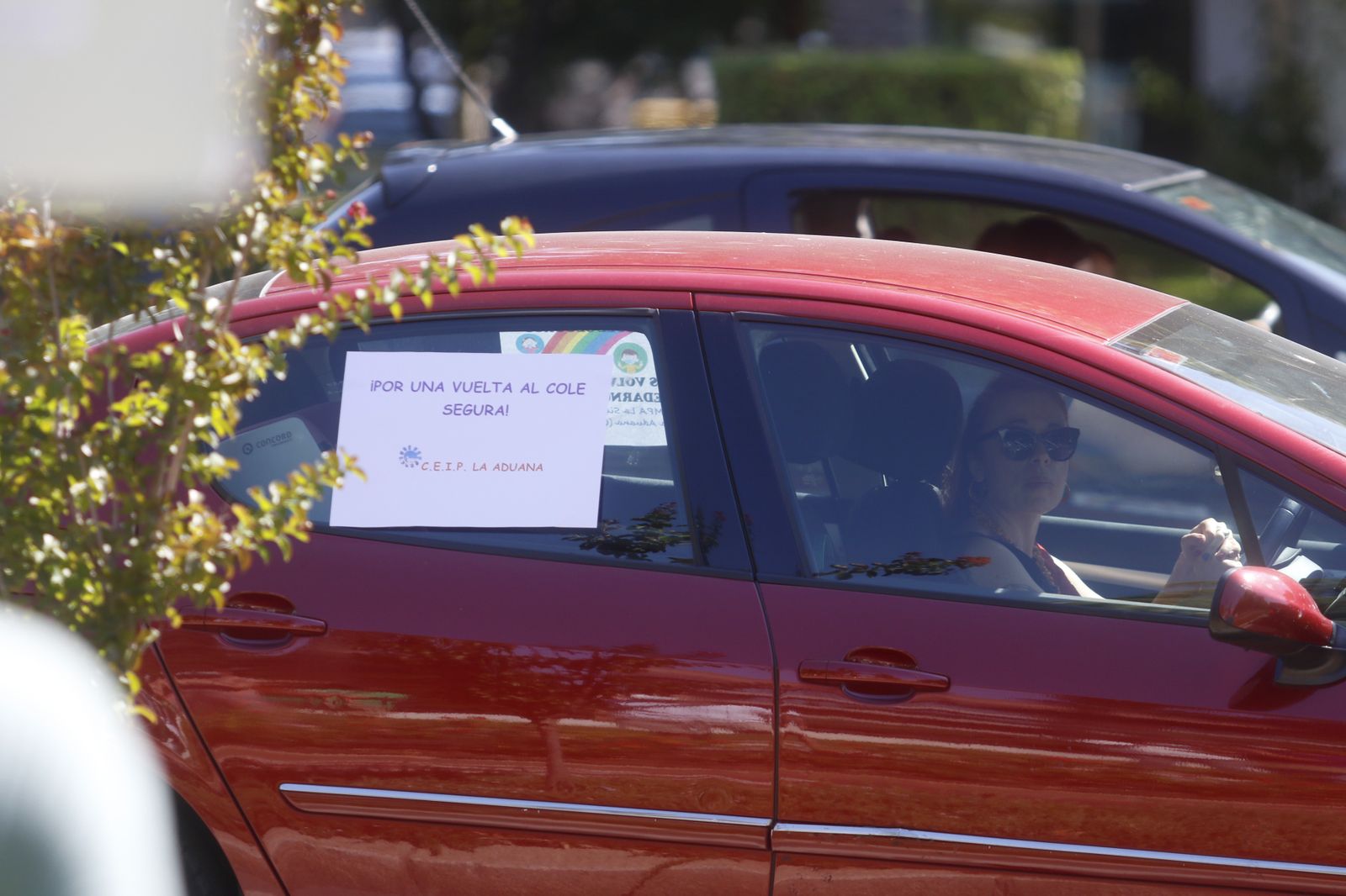 La caravana por una vuelta al cole segura en Córdoba, en fotos