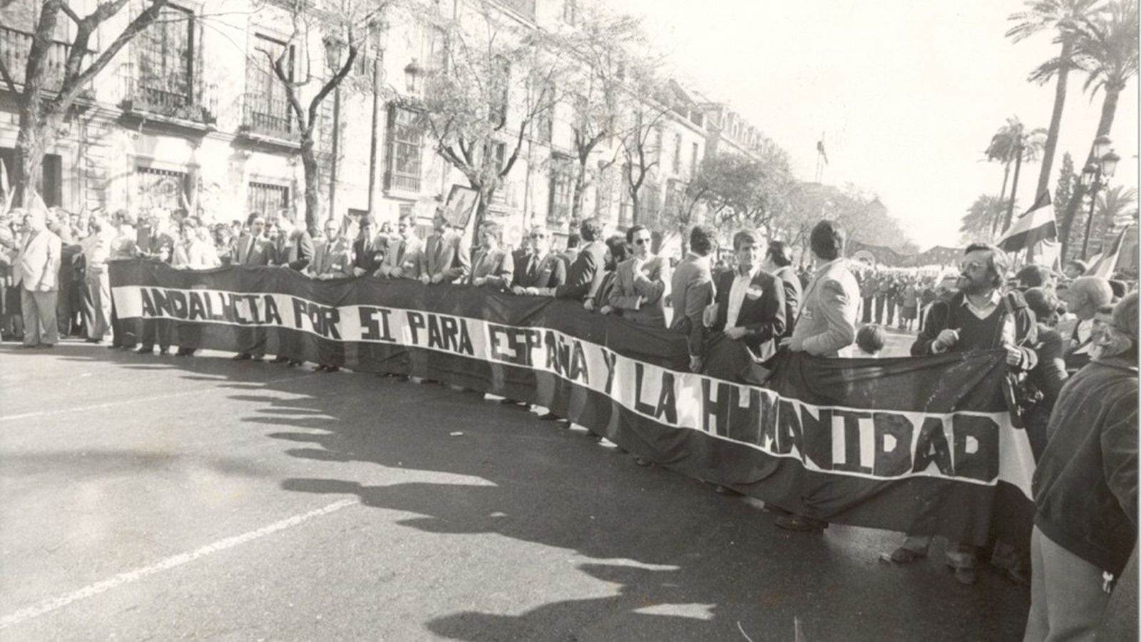 La cabecera de una de las manifestaciones celebradas el 2 de diciembre de 1979 en favor del referéndum de autonomía de Andalucía.