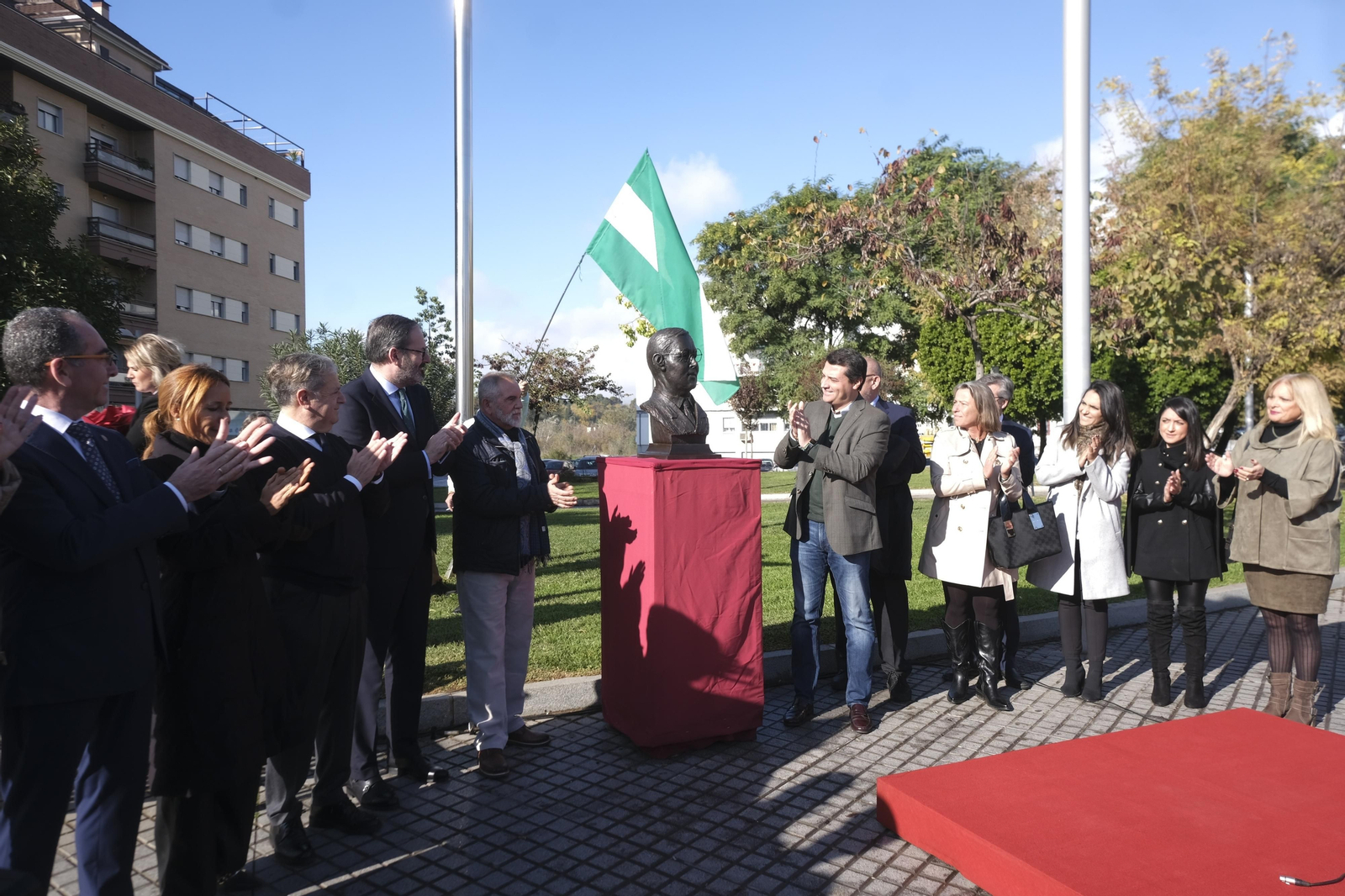 Desvelan el busto de Blas Infante que estará instalado en la Plaza de Andalucía.