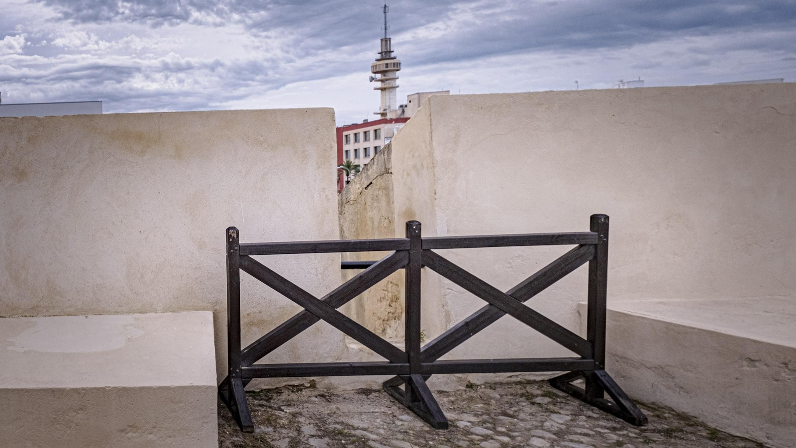 Las imágenes de la reapertura del paseo superior de las Puertas de Tierra