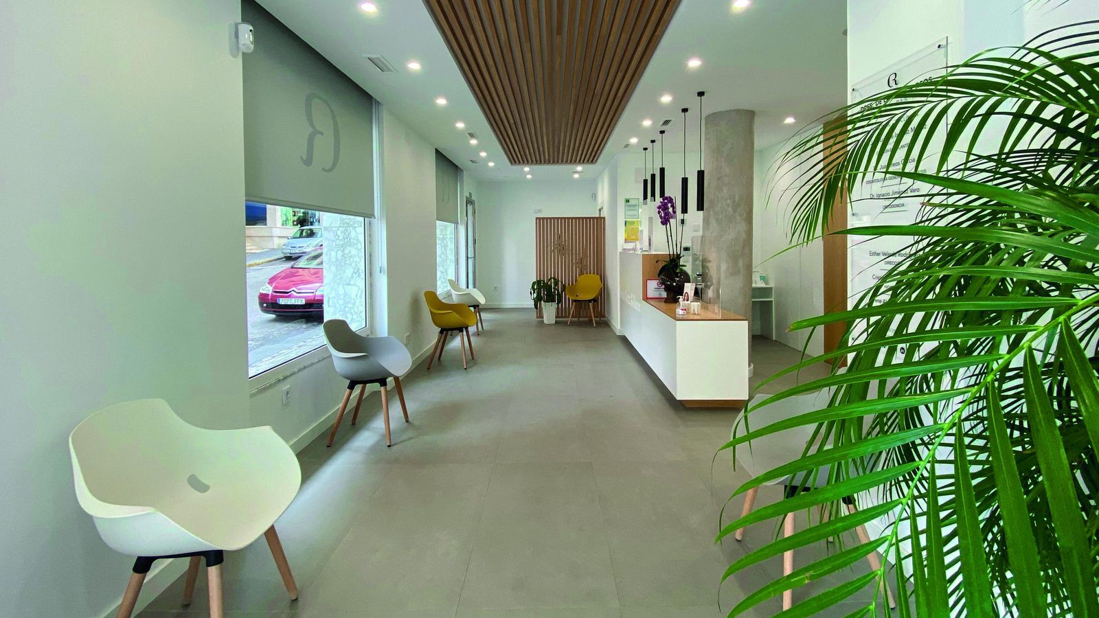 Interior de la Clínica Dental de la Cruz y Reos