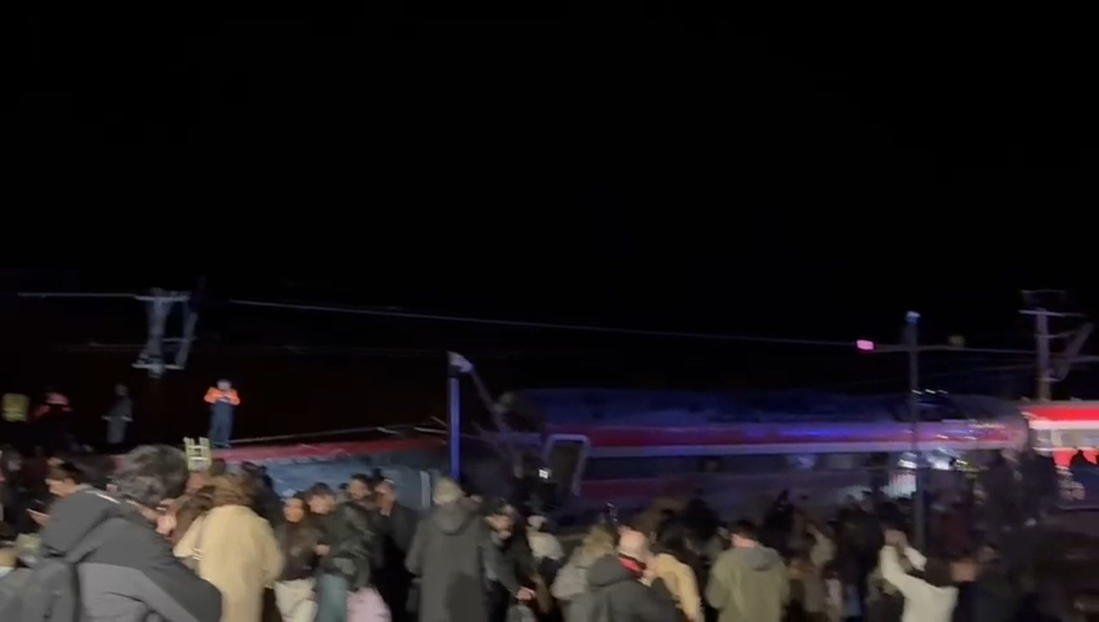 Accidente tren Málaga-Madrid: "Volaban las maletas y los ordenadores"