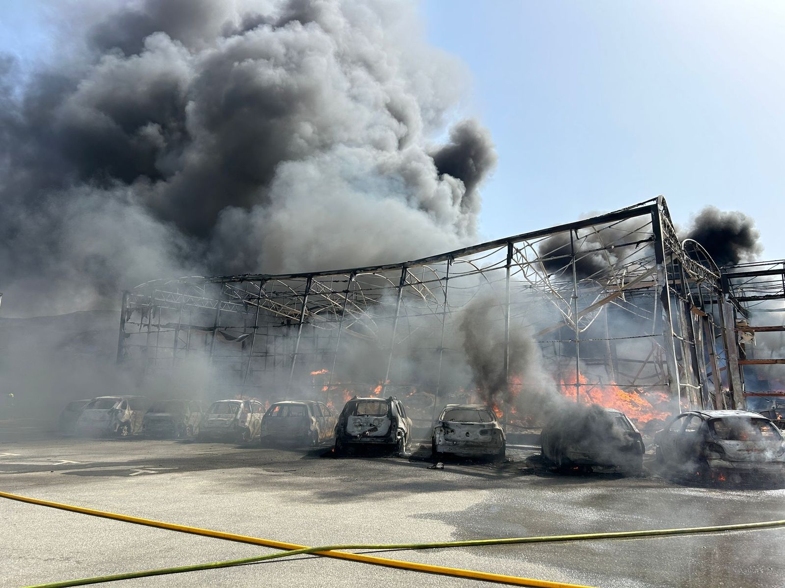 Una de las imágenes que deja el incendio en Vélez-Málaga